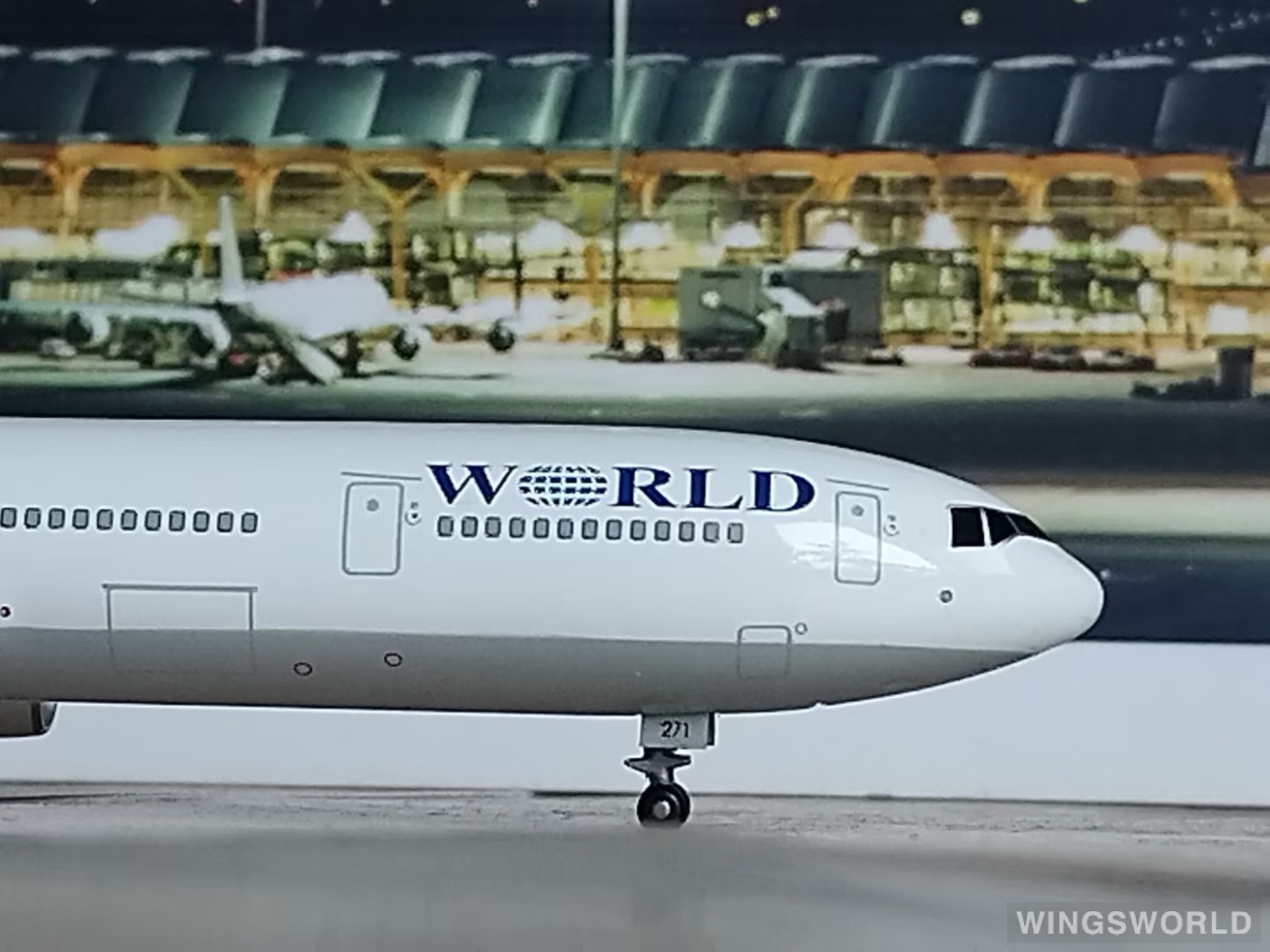 Dragon Models 1:400 55269 World Airways McDonnell Douglas MD-11 N271WA