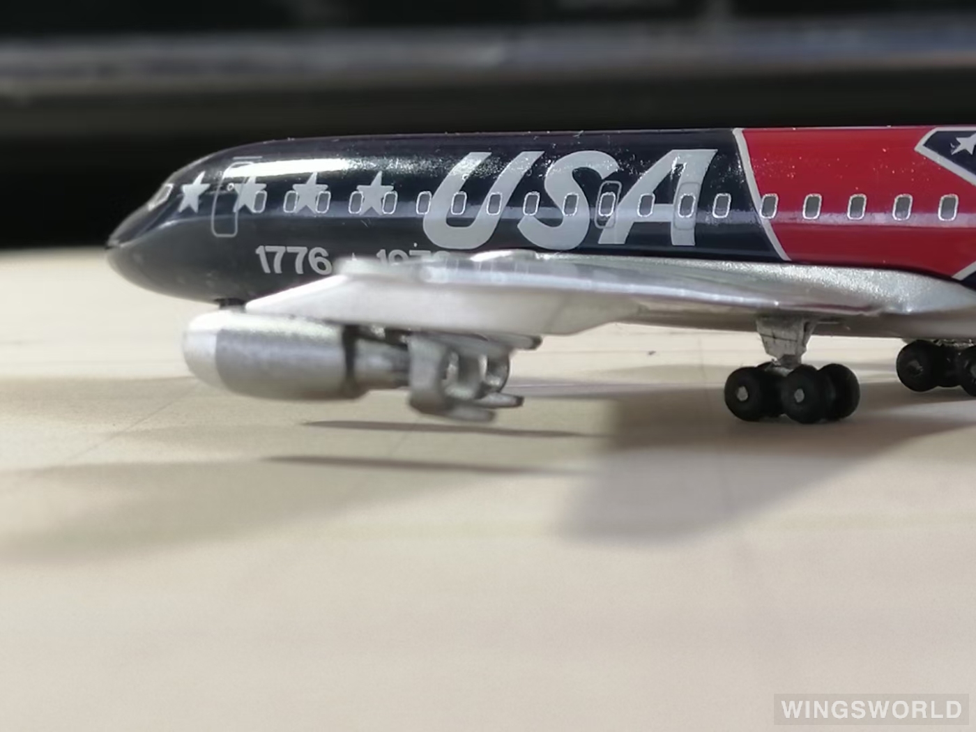 AeroClassics 1:400 ACN1976P American Overseas Airlines 美国海外航空 Douglas DC-8 N1976P