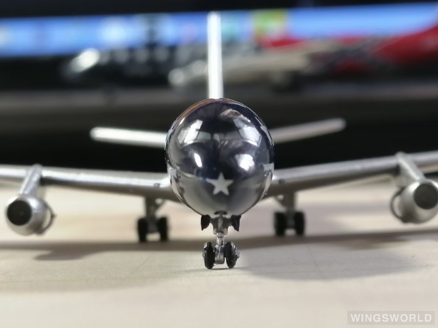 AeroClassics 1:400 ACN1976P American Overseas Airlines 美国海外航空 Douglas DC-8 N1976P