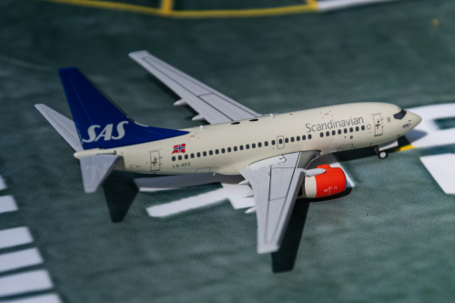 SAS 北欧航空 Boeing 737-600 LN-RPZ  BOX18021 Pandamodel 1:400