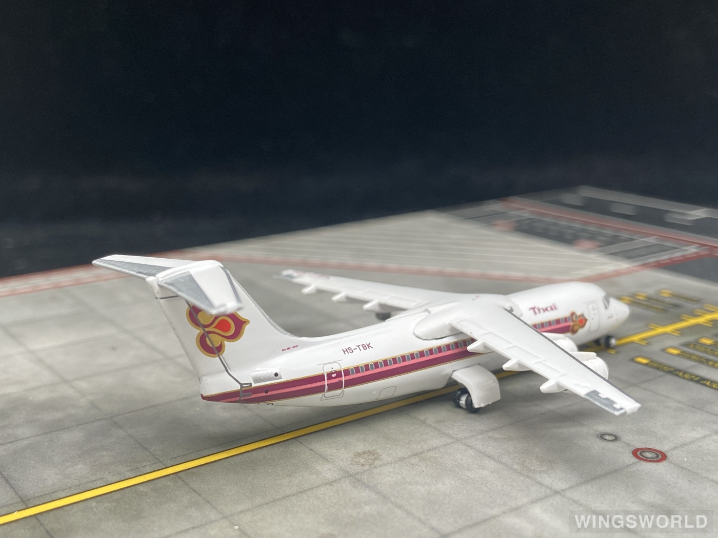 JC Wings 1:400 LH4241 Thai Airways 泰国国际航空 BAe 146 HS-TBK