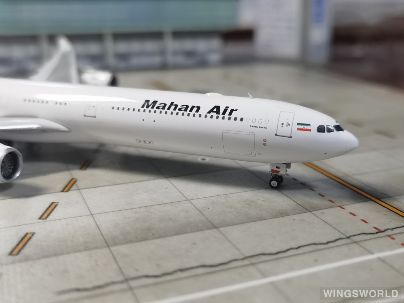 Phoenix 1:400 PH11685 Mahan Air 马汉航空 Airbus A340-600 EP-MMR