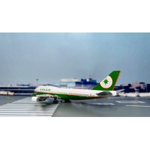 EVA Air 长荣航空 Boeing 747-400 B-16411  XX40110 JC Wings 1:400