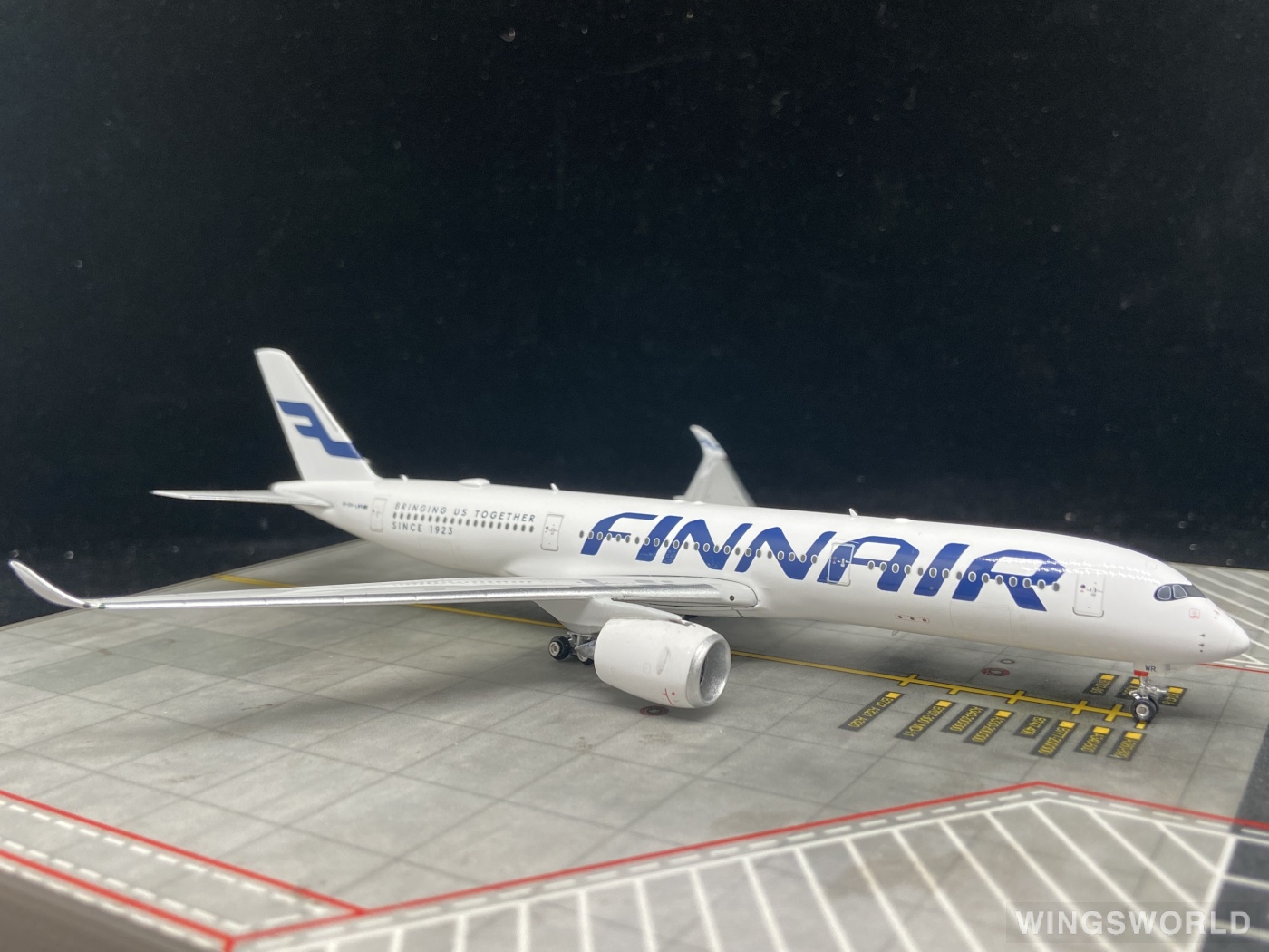 Phoenix 1:400 PH04517 Finnair 芬兰航空 Airbus A350-900 OH-LWR