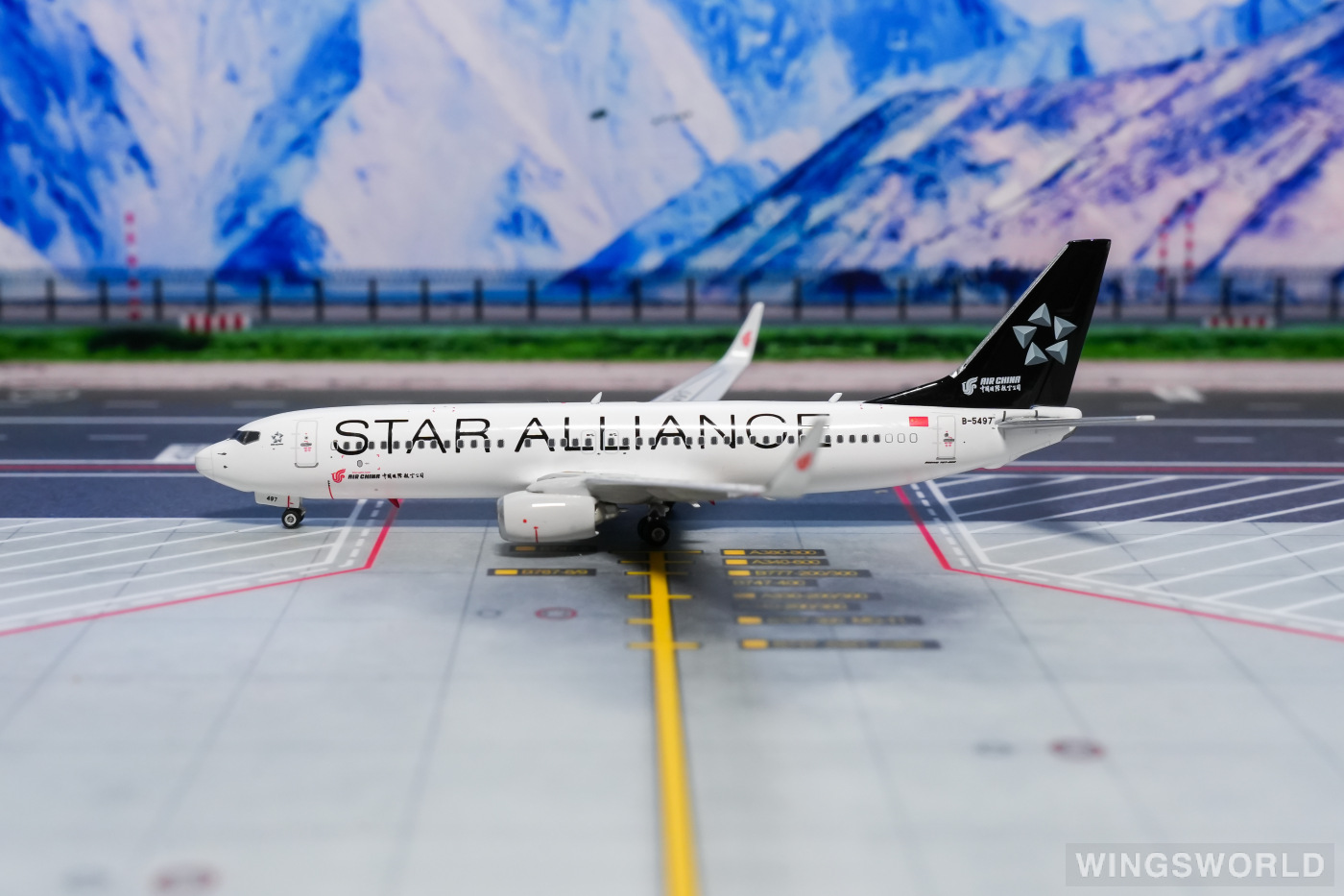 Phoenix 1:400 PH11791 Air China 中国国际航空 Boeing 737-800 B-5497