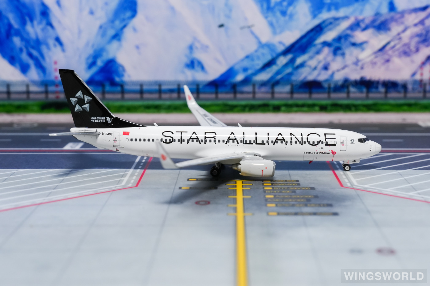 Phoenix 1:400 PH11791 Air China 中国国际航空 Boeing 737-800 B-5497