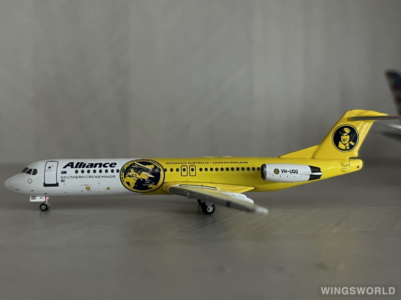 Geminijets 1:400 GJUTY1996 Alliance Airlines Fokker 100 VH-UQG