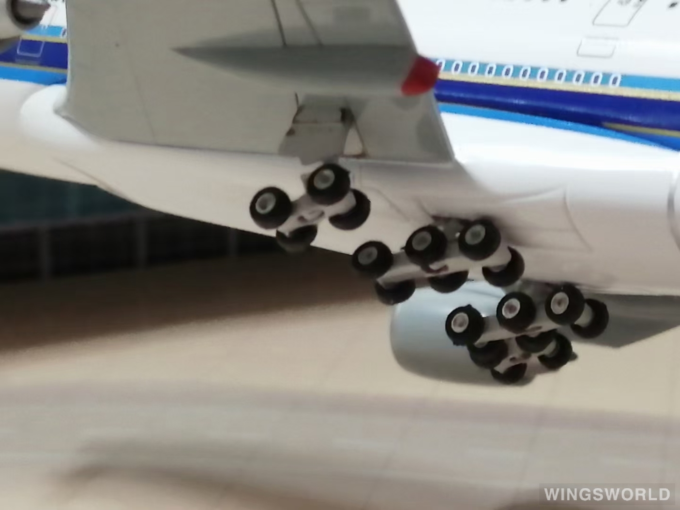 Dragon Models 1:400 56283 China Southern 中国南方航空 Airbus A380-800 B-6136