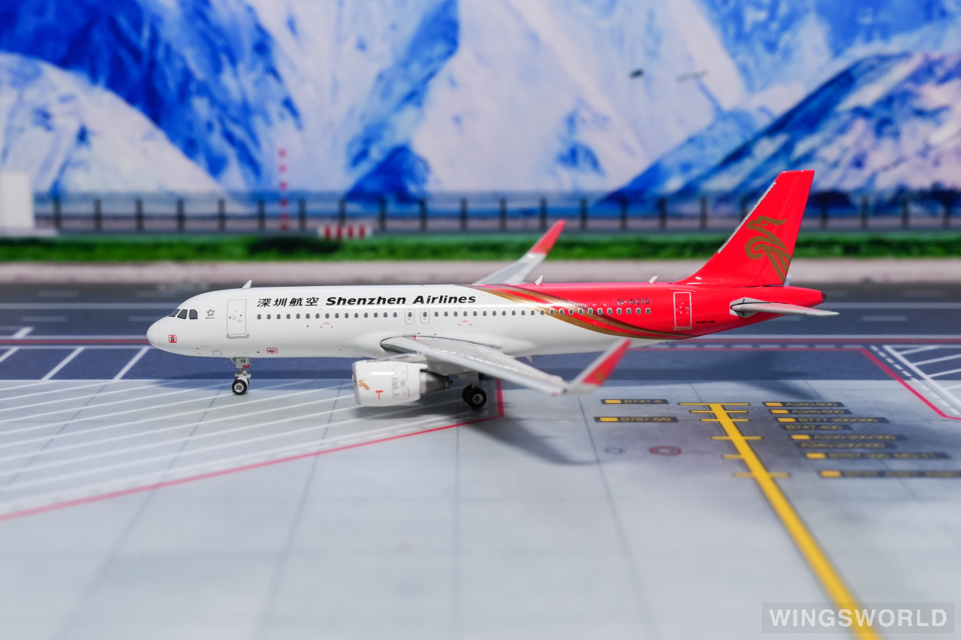 Phoenix 1:400 PH11341 Shenzhen Airlines 深圳航空 Airbus A320 B-8219