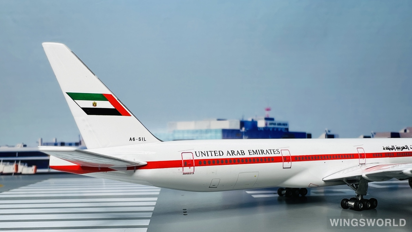 Phoenix 1:400 PH10464 Presidential Flight Boeing 777-300ER A6-SIL
