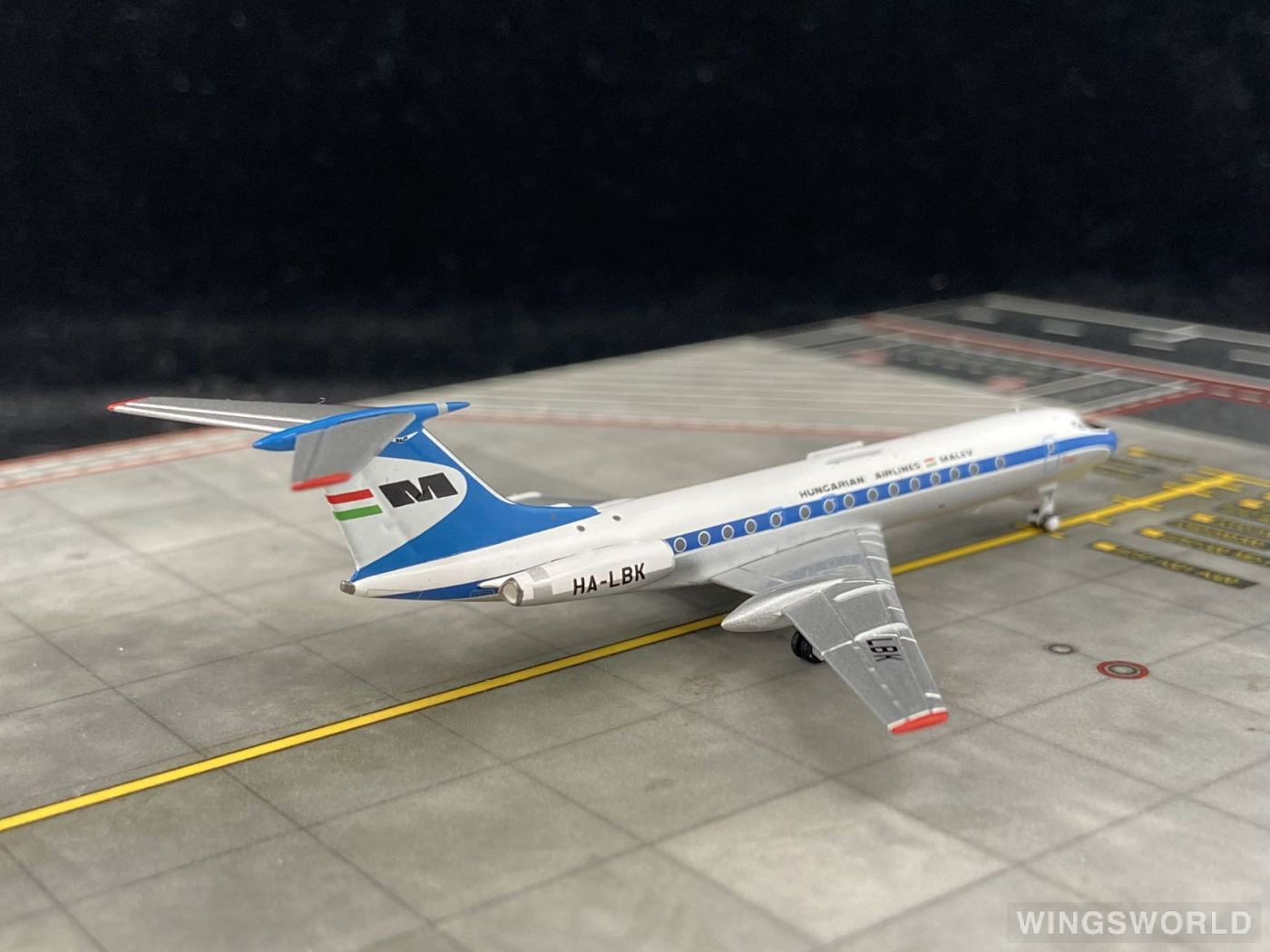 Pandamodel 1:400 52302 Hungary air cargo  Tupolev TU-134 HA-LBK