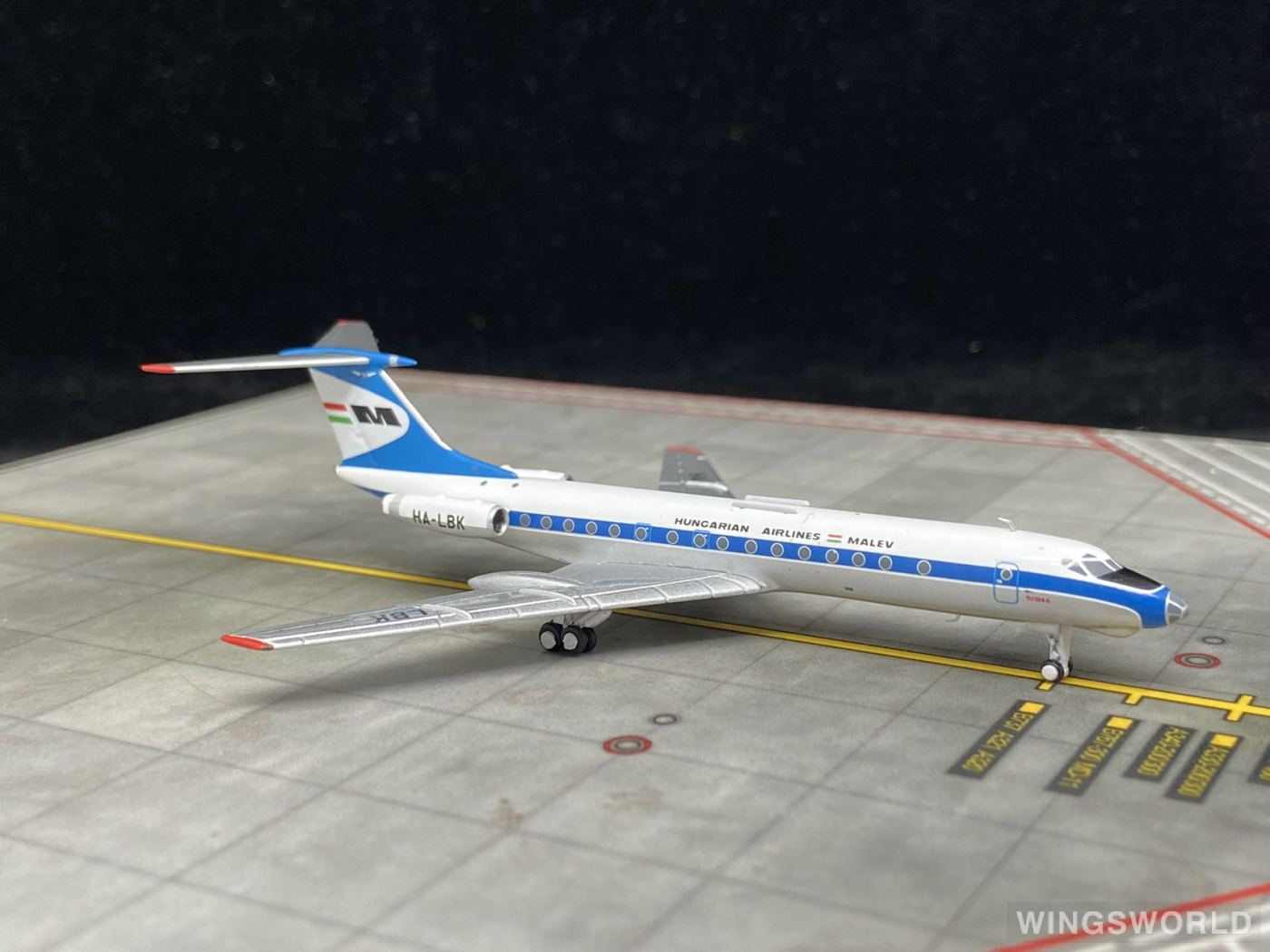 Pandamodel 1:400 52302 Hungary air cargo  Tupolev TU-134 HA-LBK