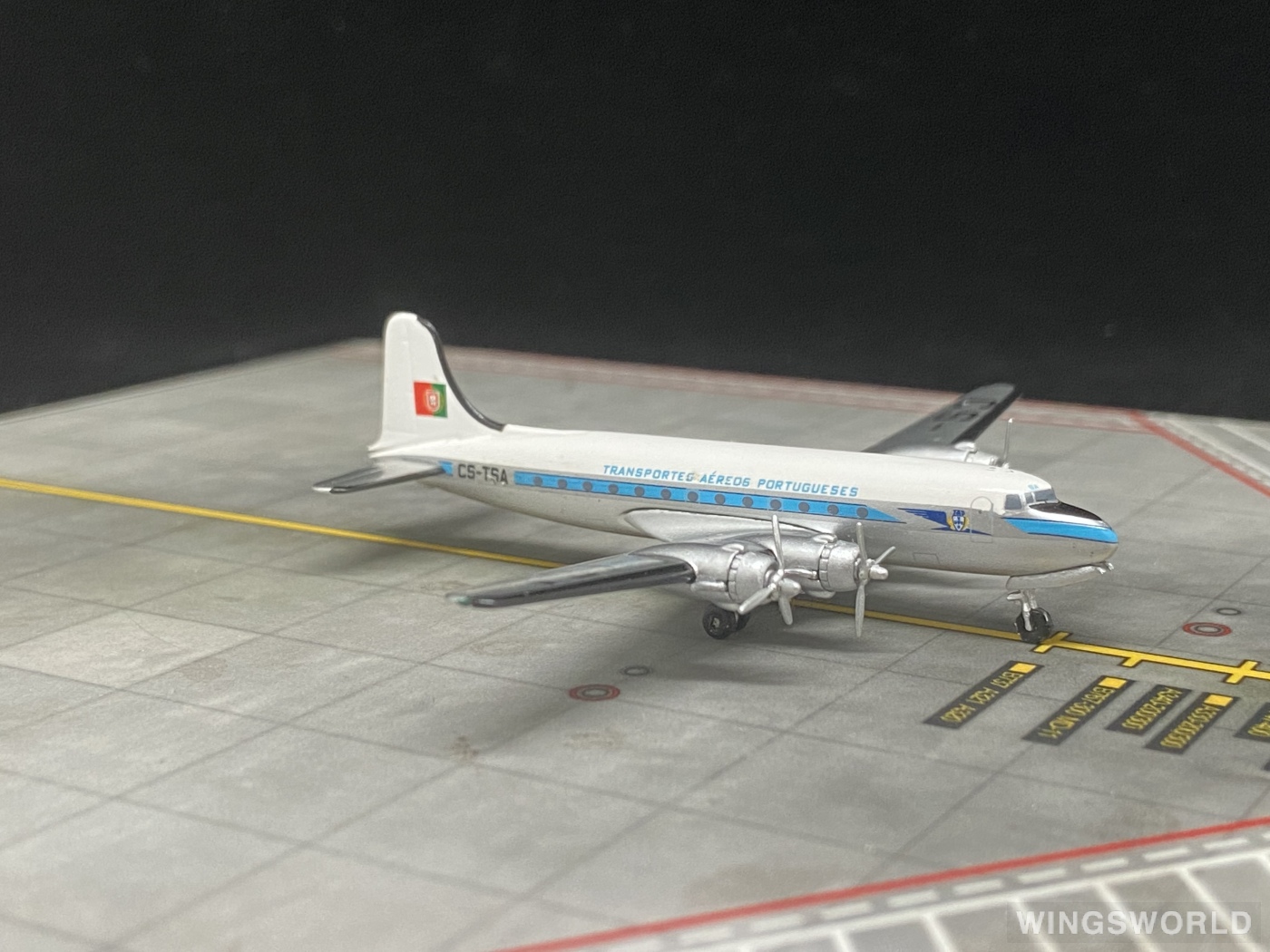 AeroClassics 1:400 ACCSTSA TAP Portugal 葡萄牙航空 Douglas DC-4 CS-TSA