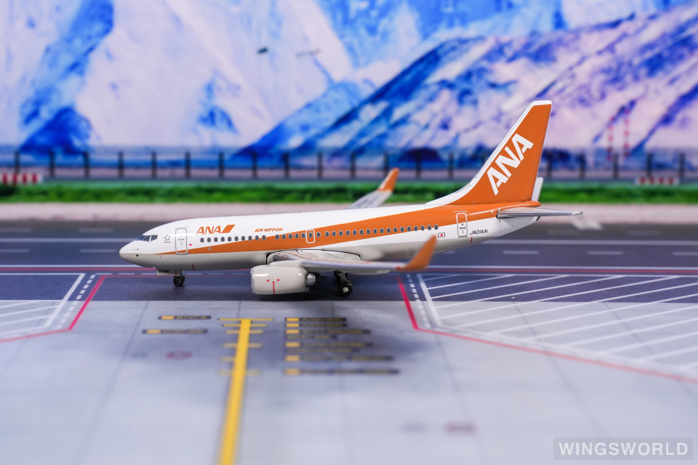 Phoenix 1:400 PH10093 ANA 全日空 Boeing 737-700 JA01AN