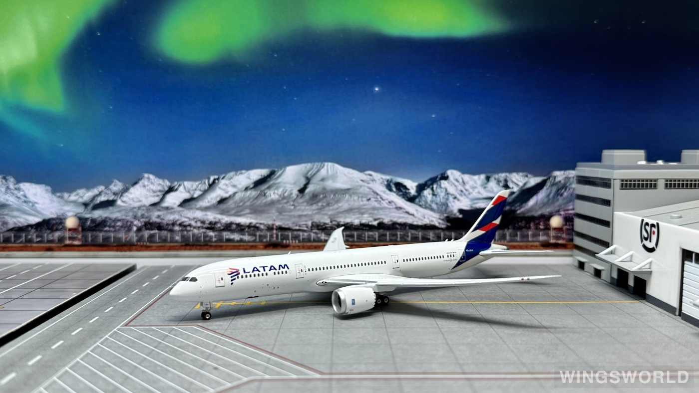 Phoenix 1:400 PH11712 LATAM 南美航空集团 Boeing 787-9 PS-LAA