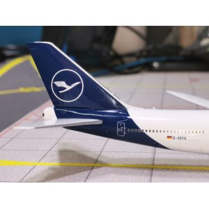 Lufthansa 汉莎航空 Boeing 747-8i D-ABYA  PH04495 Phoenix 1:400
