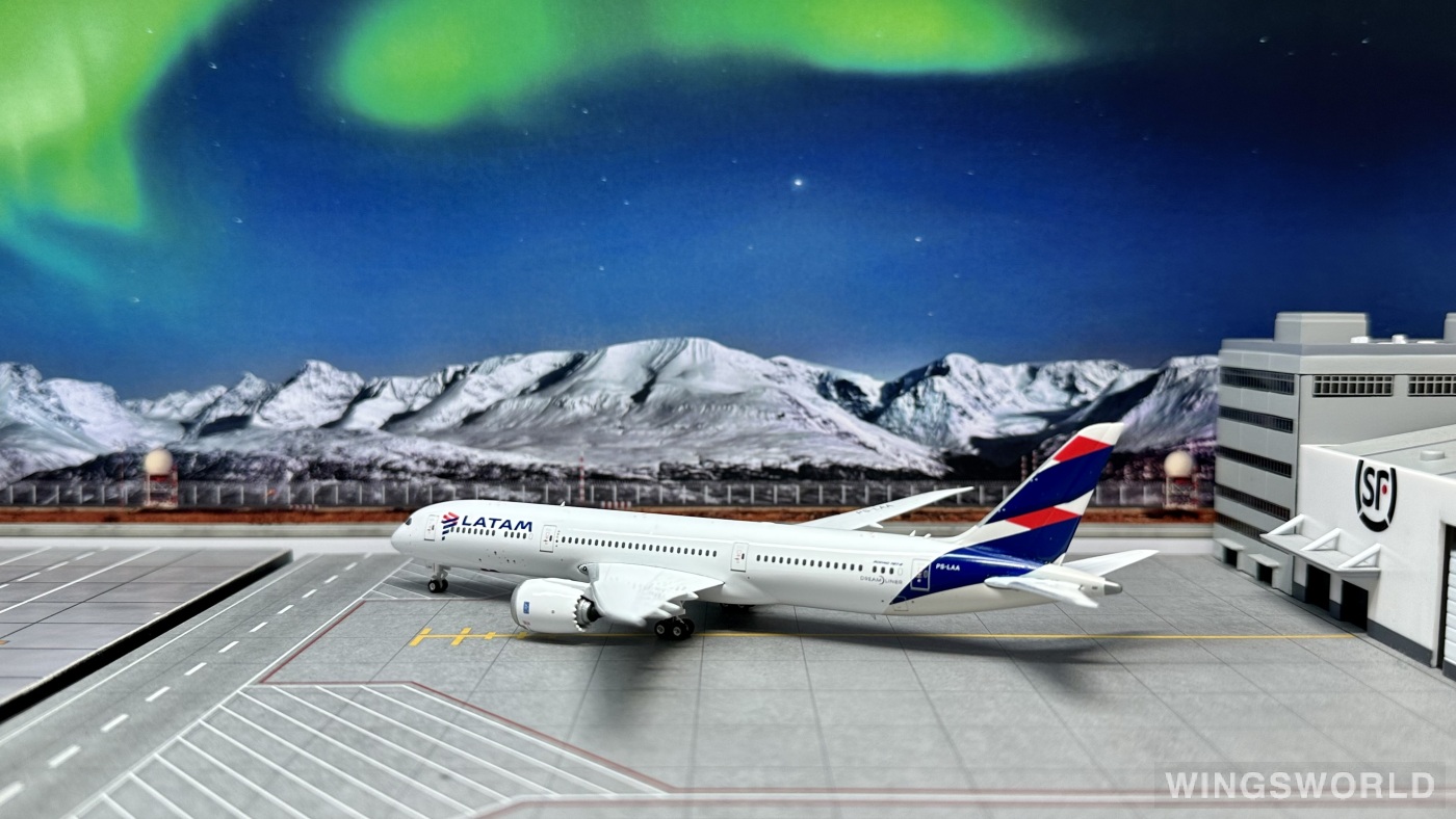 Phoenix 1:400 PH11712 LATAM 南美航空集团 Boeing 787-9 PS-LAA