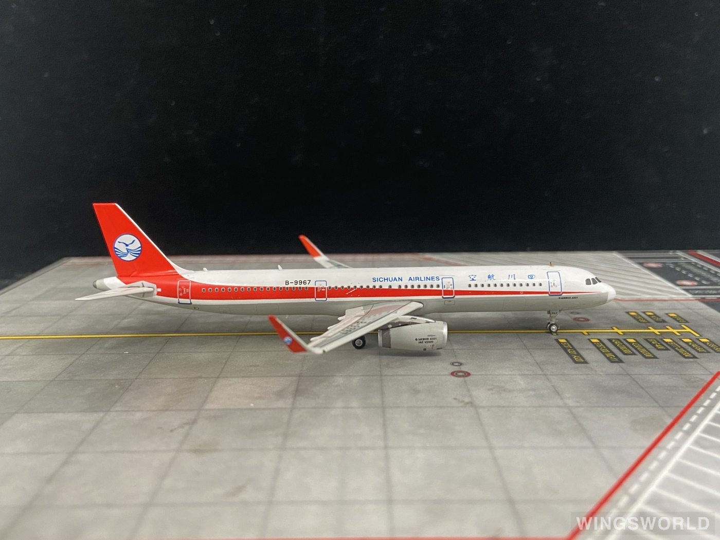Phoenix 1:400 PH10837 Sichuan Airlines 四川航空 Airbus A321 B-9967