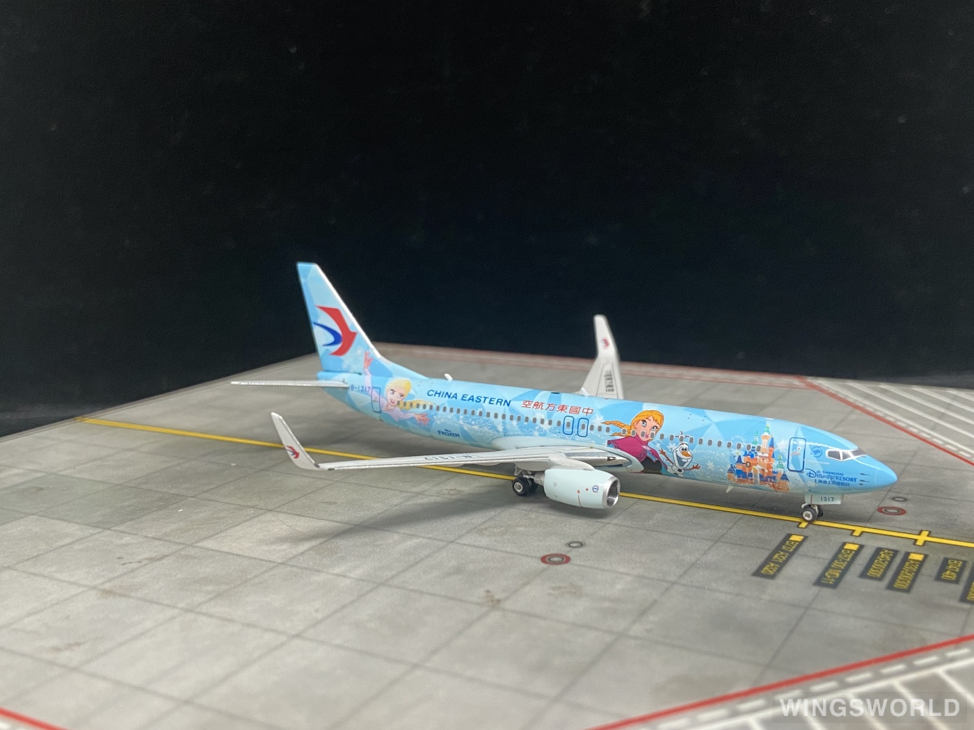 Phoenix 1:400 PH04323 China Eastern 中国东方航空 Boeing 737-800 B-1317