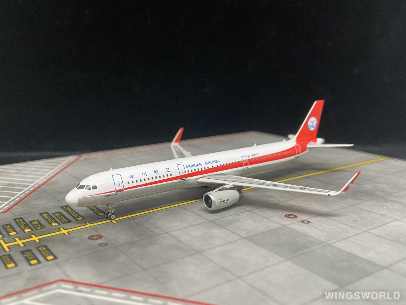 Phoenix 1:400 PH10837 Sichuan Airlines 四川航空 Airbus A321 B-9967