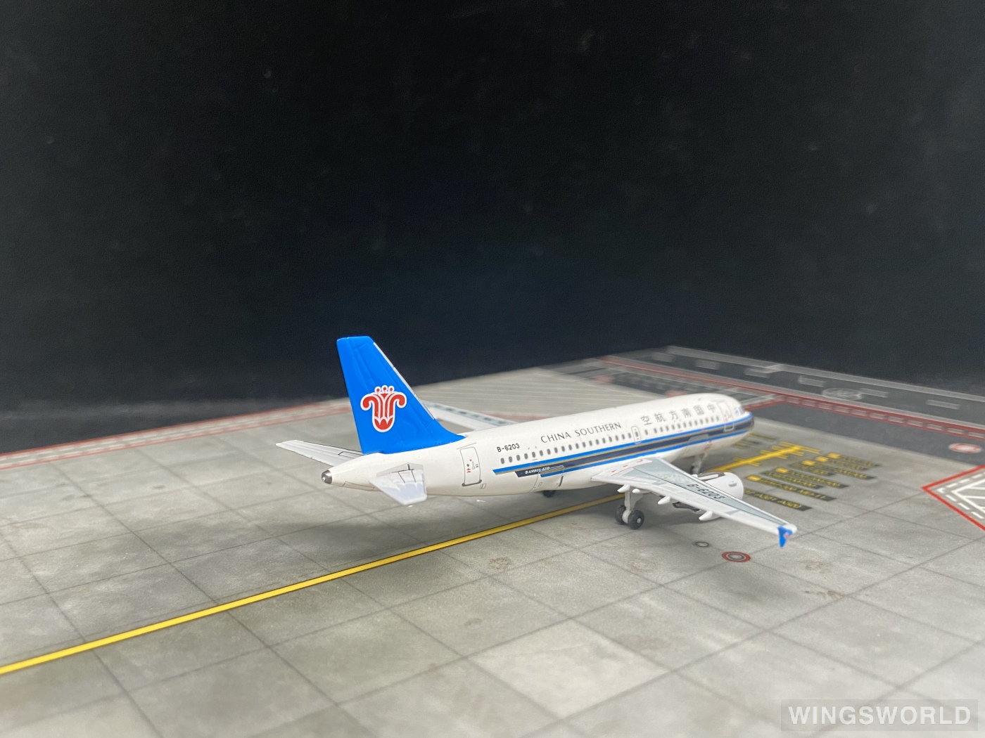 HYJLwings 1:400 HYJL11006 China Southern 中国南方航空 Airbus A319 B-6203