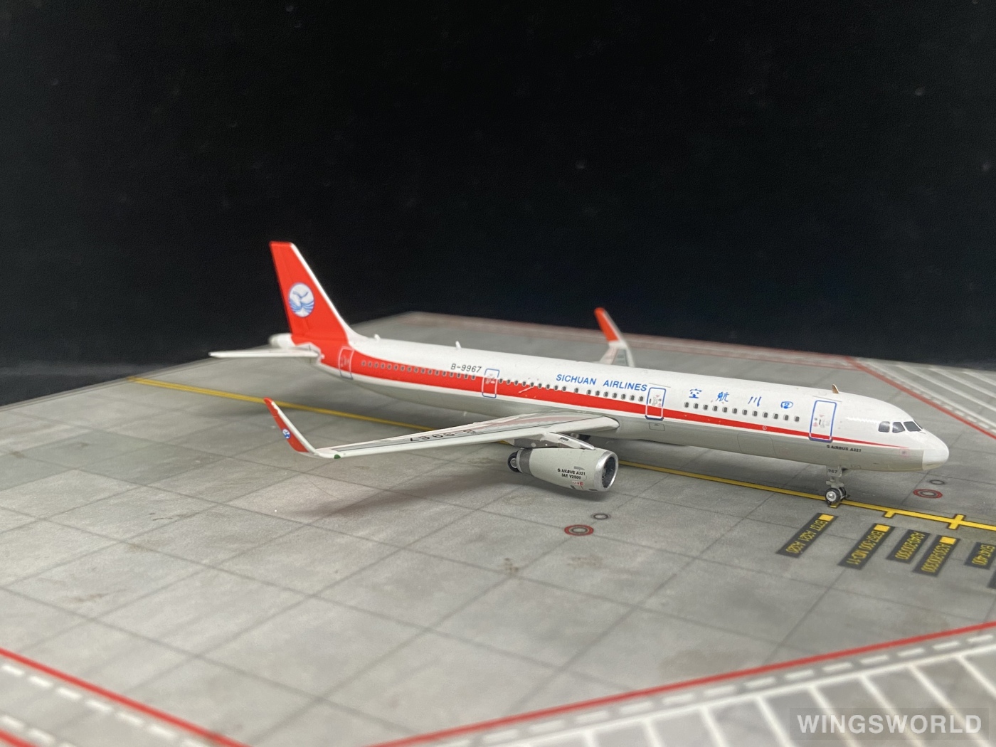 Phoenix 1:400 PH10837 Sichuan Airlines 四川航空 Airbus A321 B-9967