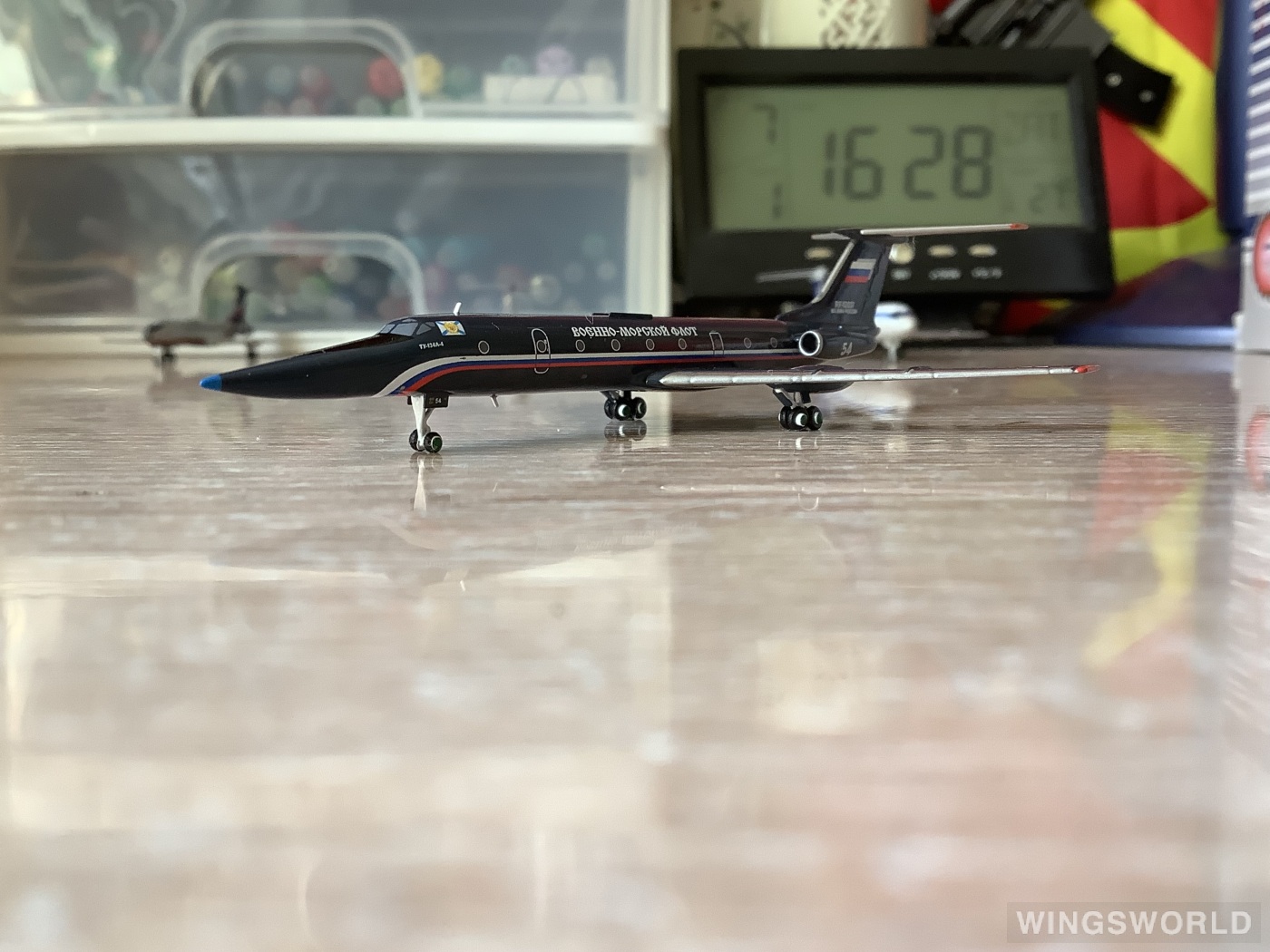 Pandamodel 1:400 52301 Russia Navy 俄罗斯海军 Tupolev TU-134 RF-12037