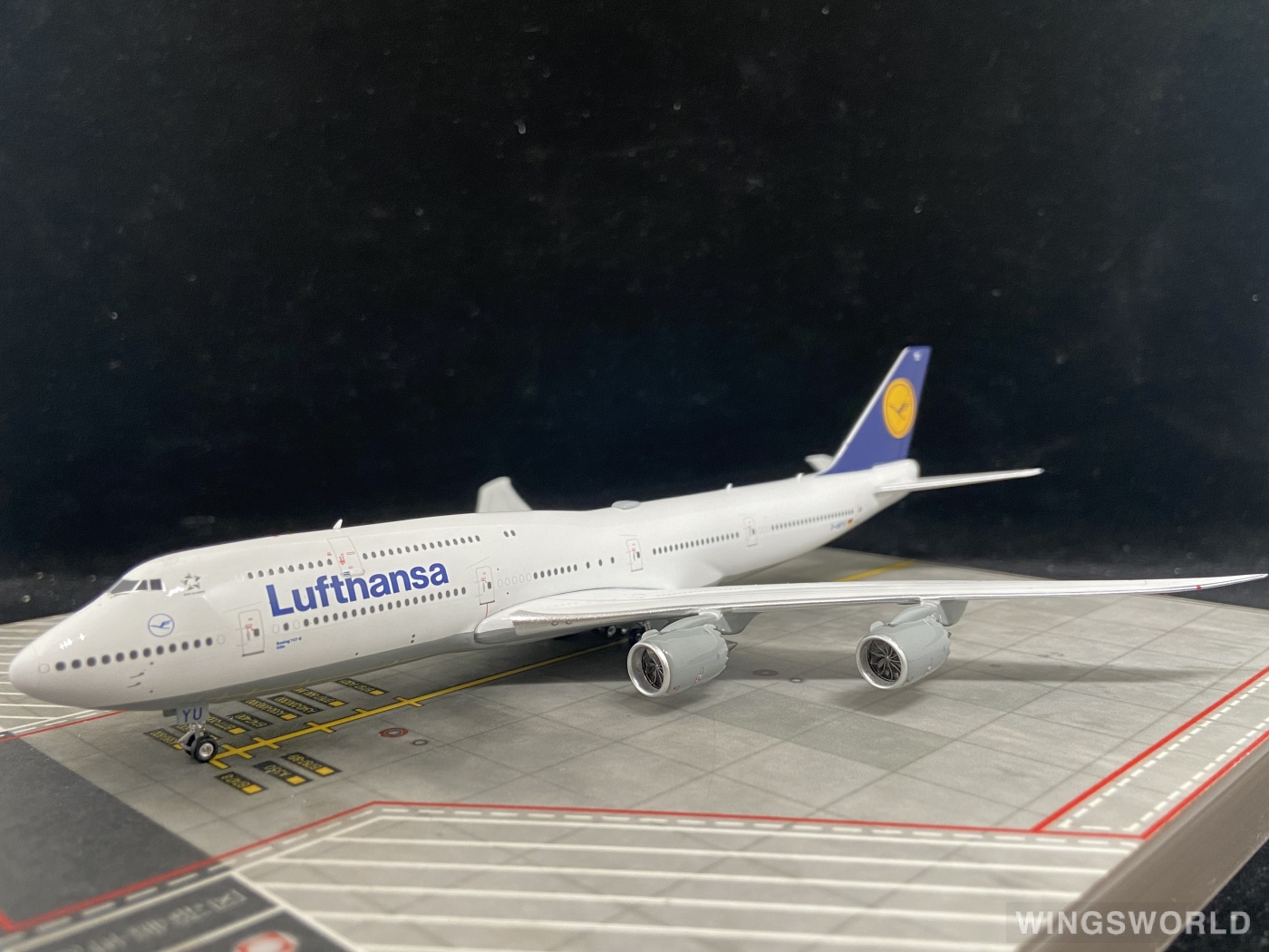 Phoenix 1:400 PH04529 Lufthansa 汉莎航空 Boeing 747-8i D-ABYU