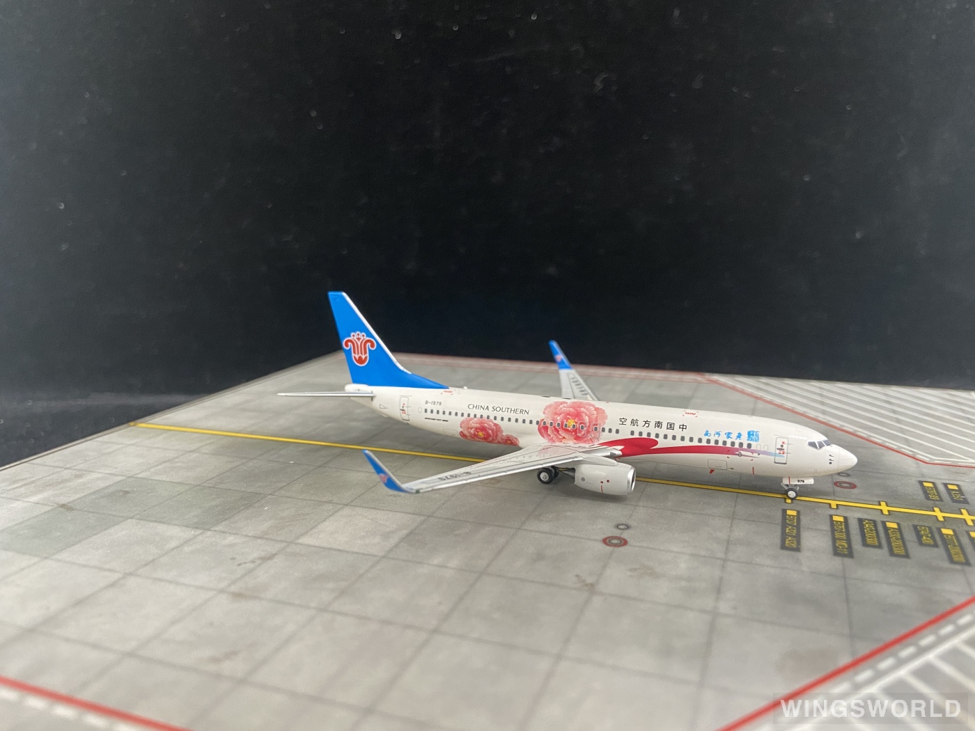 NGmodels 1:400 NG58083 China Southern 中国南方航空 Boeing 737-800 B-1979