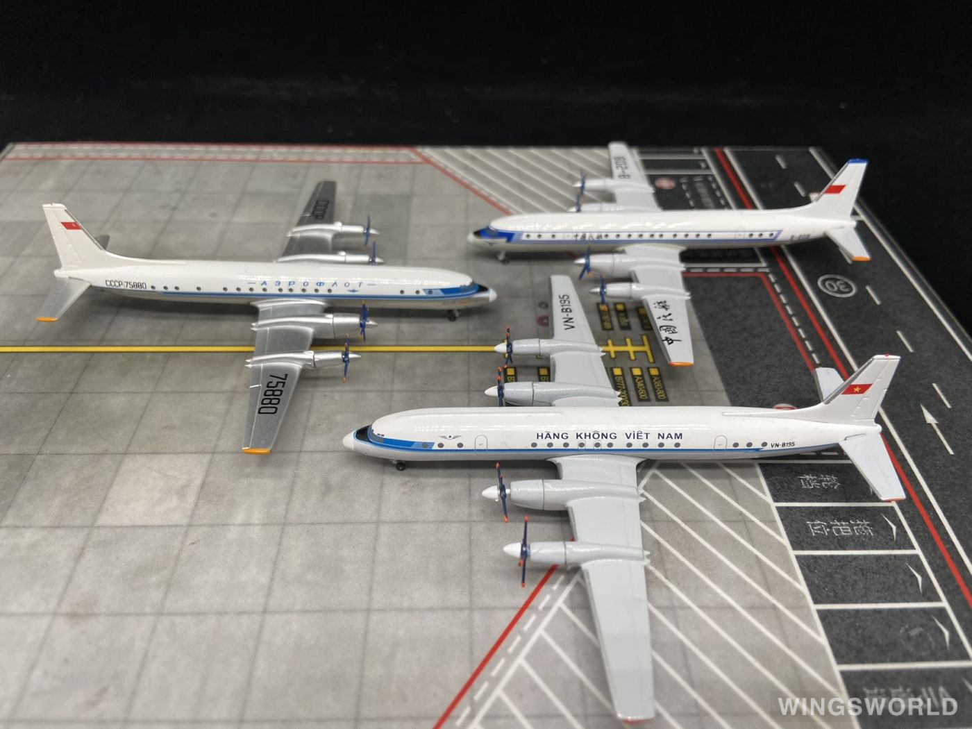 AeroClassics 1:400 AC411099 Vietnam Airlines 越南航空 Ilyushin Il-18 VN-B195