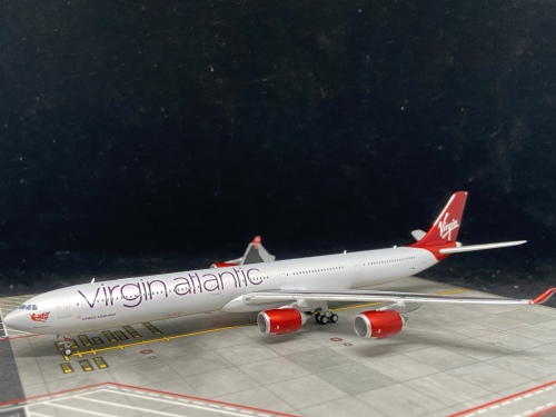 美品‼️Virgin Atlantic B747-400 & A340-600 Phoenix A340-600 Virgin Atlantic G-VNAP A Big Thank You in 1