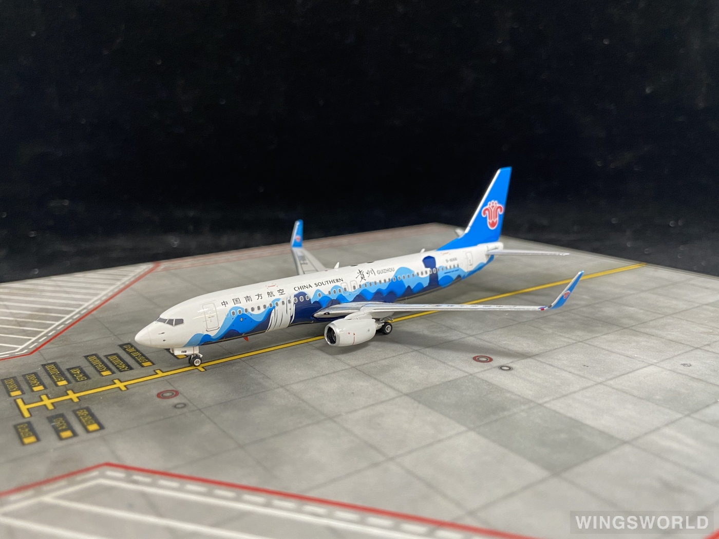 Phoenix 1:400 PH11552 China Southern 中国南方航空 Boeing 737-800 B-6068