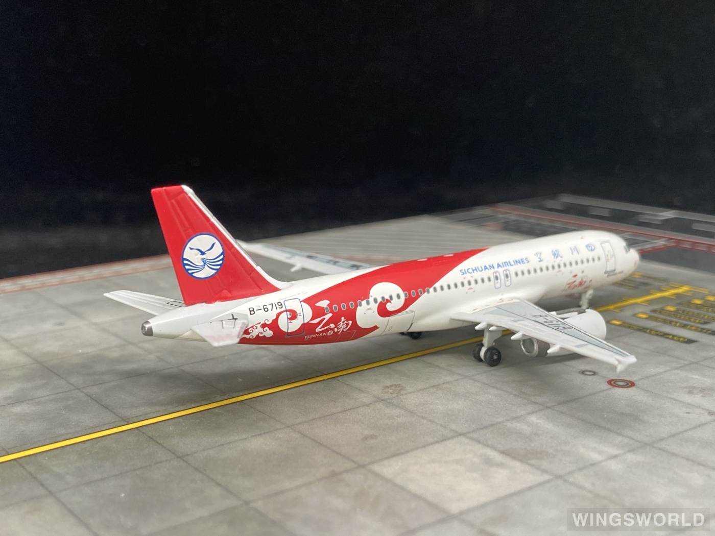 JC Wings 1:400 XX4106 Sichuan Airlines 四川航空 Airbus A320 B-6719