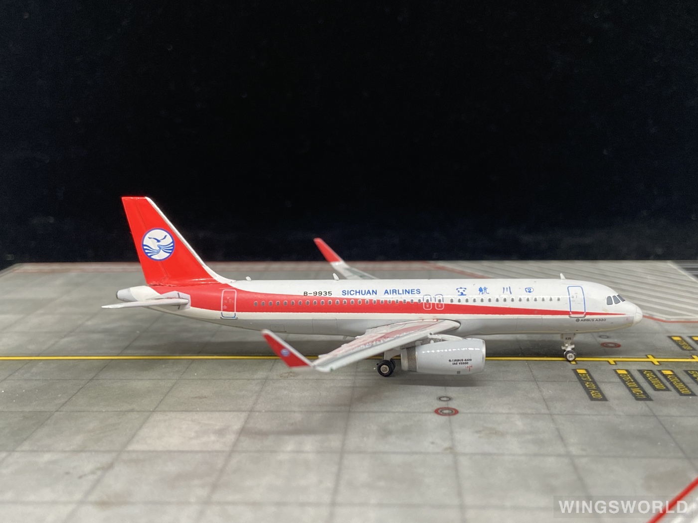 Phoenix 1:400 PH10810 Sichuan Airlines 四川航空 Airbus A320 B-9935