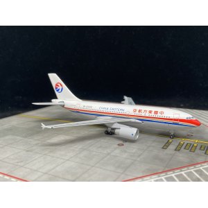 China Eastern 中国东方航空 Airbus A310-300 B-2305 1990s colors. With rolling gears. AC4B2305 AeroClassics 1:400