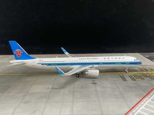 1:400 Phoenix CHINA SOUTHERN AIRBUS A321 Passenger Aircraft