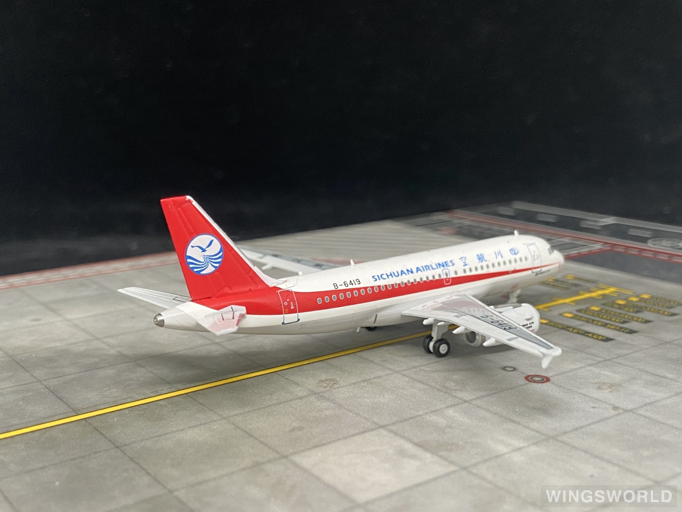 Pandamodel 1:400 PM19033 Sichuan Airlines 四川航空 Airbus A319 B-6419