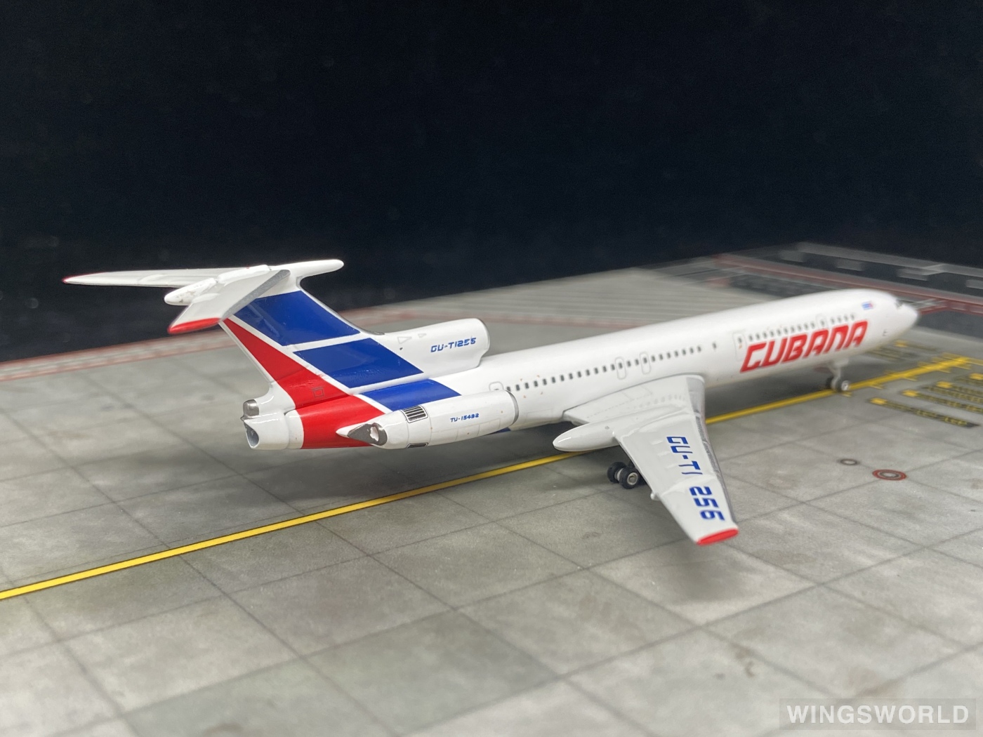 Phoenix 1:400 PH11804 Cubana 古巴航空 Tupolev Tu-154 CU-T1256