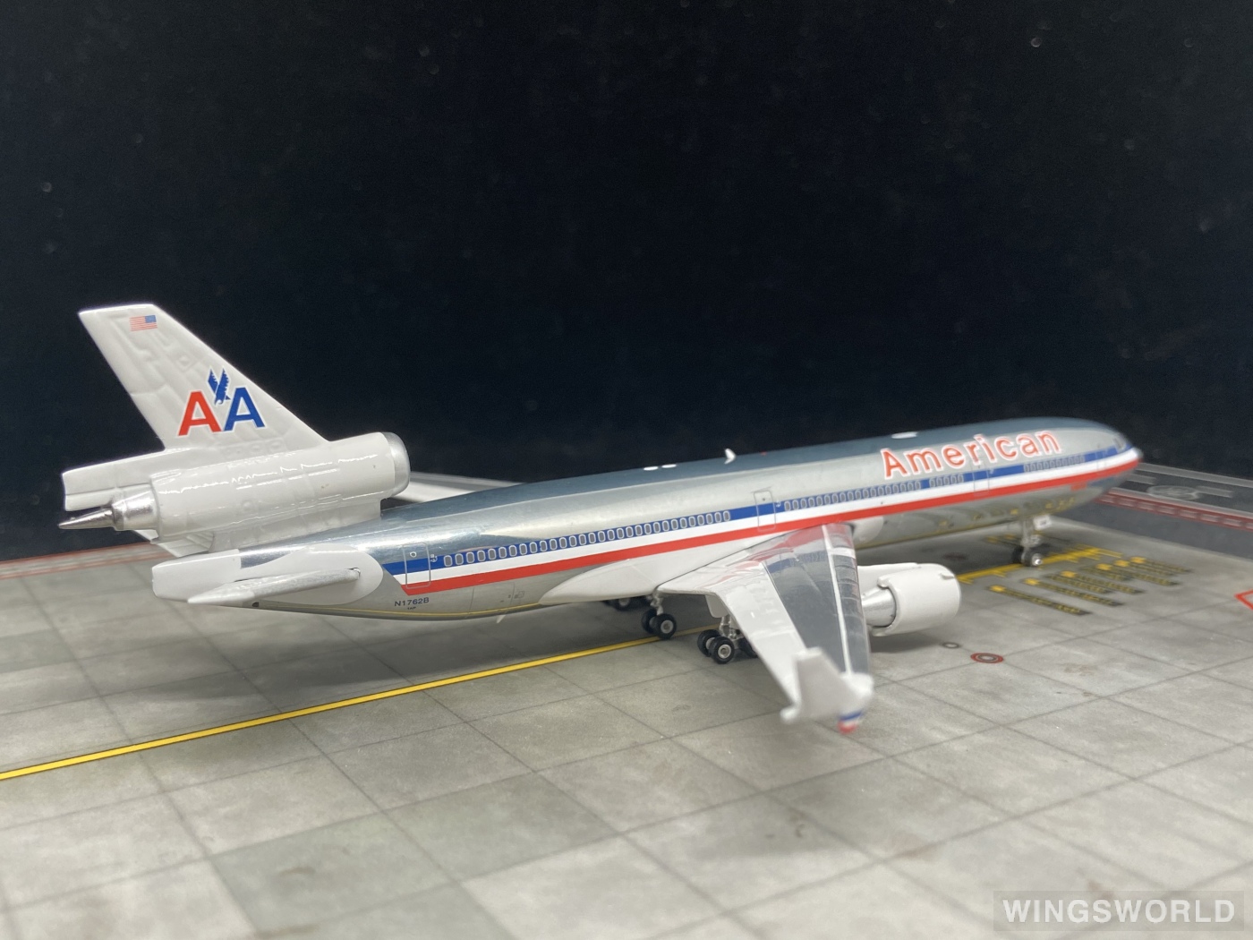 Phoenix 1:400 PH04515 American Airlines 美国航空 McDonnell Douglas MD-11 N1762B