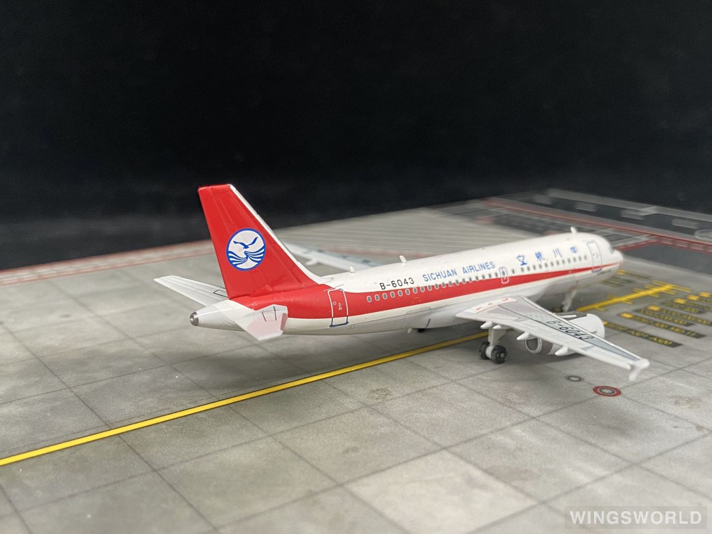 Pandamodel 1:400 PM-B-6043 Sichuan Airlines 四川航空 Airbus A319 B-6043