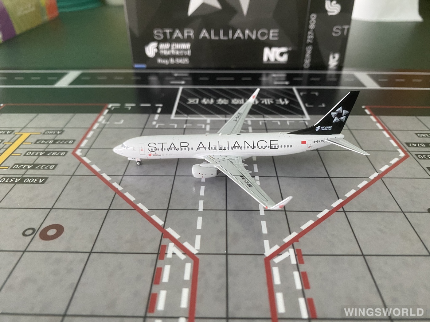 NGmodels 1:400 NG58176 Air China 中国国际航空 Boeing 737-800 B-5425