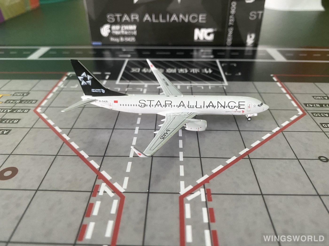 NGmodels 1:400 NG58176 Air China 中国国际航空 Boeing 737-800 B-5425