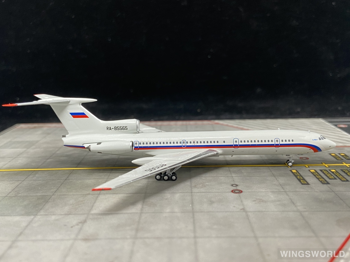 NGmodels 1:400 NG54009 Russian Air Force 俄罗斯空军 Tupolev Tu-154 RA-85565