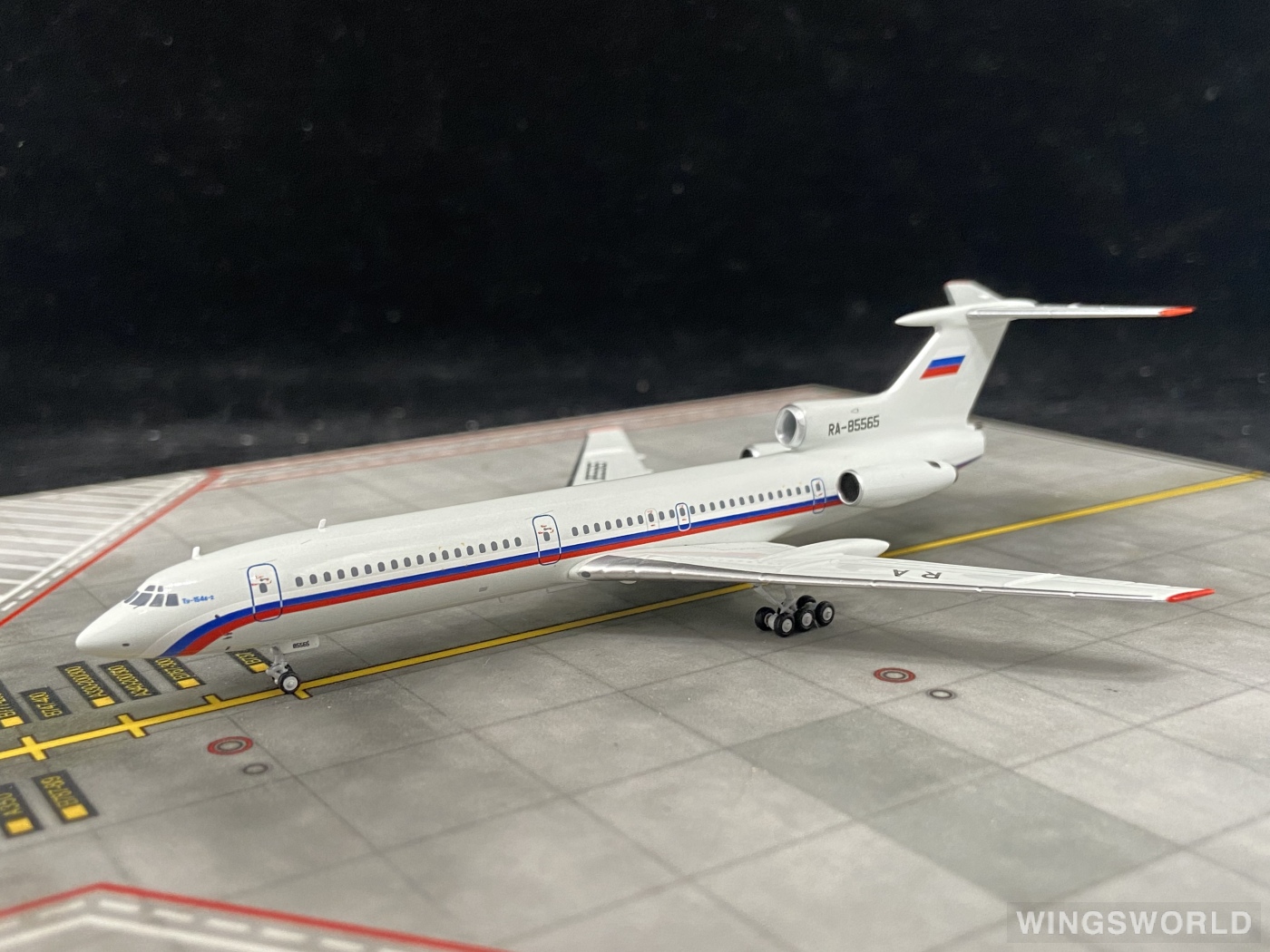 NGmodels 1:400 NG54009 Russian Air Force 俄罗斯空军 Tupolev Tu-154 RA-85565