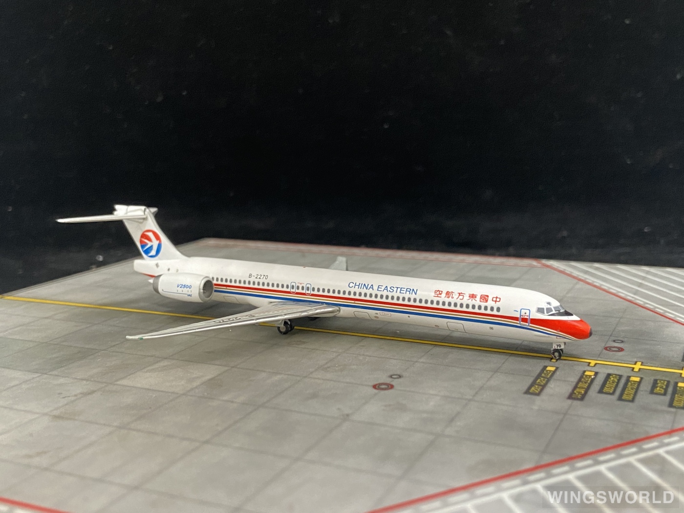 JC Wings 1:400 XX4332 China Eastern 中国东方航空 McDonnell Douglas MD-90 B-2270