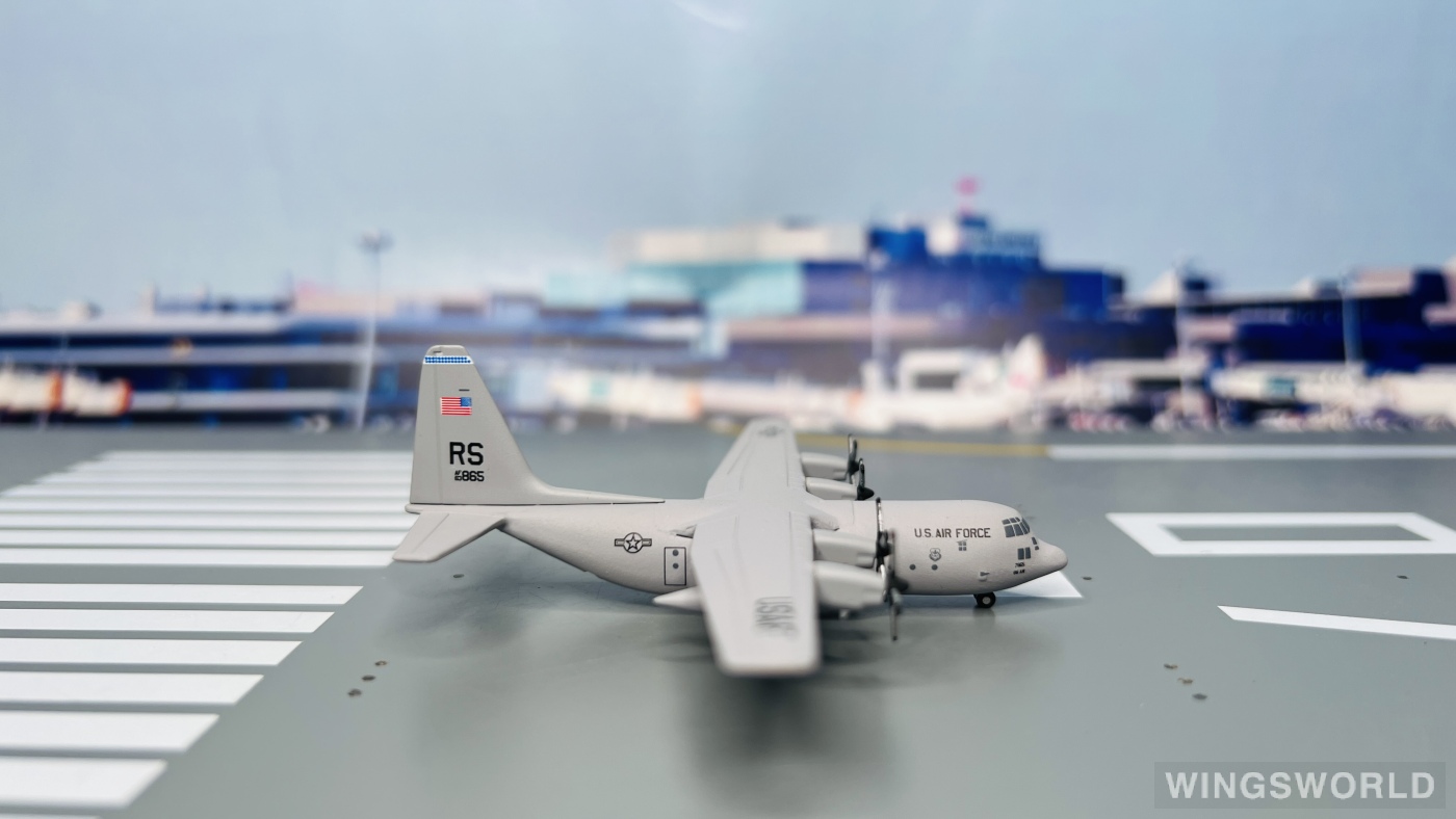 Dragon Models 1:400 55721 USAF 美国空军 Lockheed C-130 Hercules 63-7865