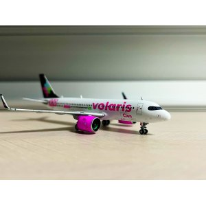 Volaris 沃拉里斯航空 Airbus A320neo XA-VSH 100 Aviones GJVOI2132 Geminijets 1:400
