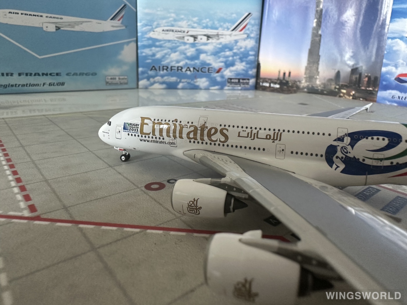 Phoenix 1:400 PH4A6EDN Emirates 阿联酋航空 Airbus A380-800 A6-EDN