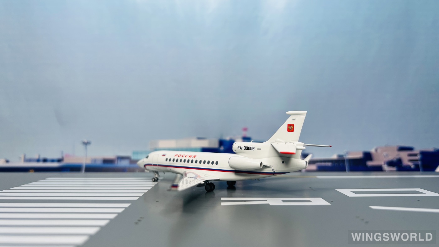 NGmodels 1:200 NG71012 Rossiya Special Flight Detachment Dassault Falcon 7X RA-09009