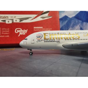 Emirates 阿联酋航空 Airbus A380-800 A6-EDM 2000s colors. With 
